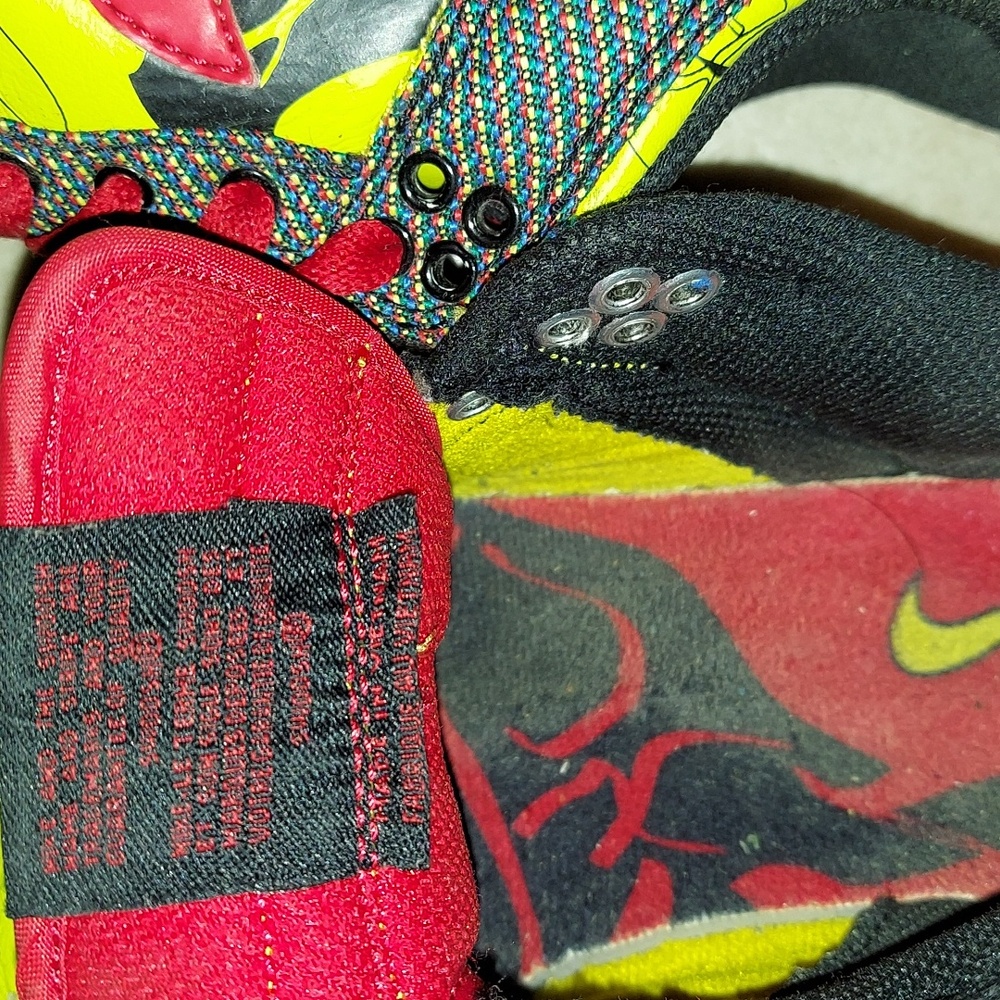 Nike - Picture 7 of 9